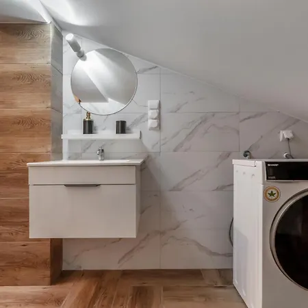Close-golden In - Marcinkowskiego Apartment