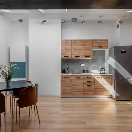 Close-golden In - Marcinkowskiego Apartment