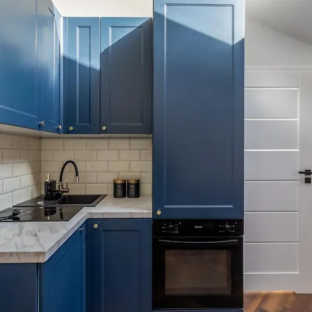 Close-golden In - Marcinkowskiego Apartment