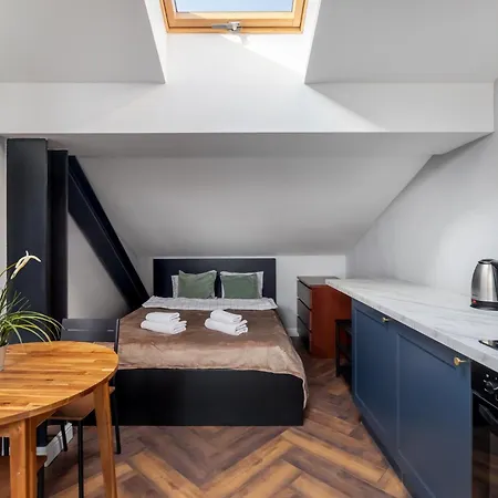 Close-golden In - Marcinkowskiego Apartment