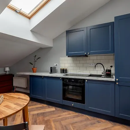Close-golden In - Marcinkowskiego Apartment